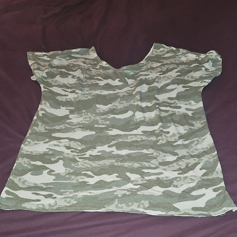 Sew In Love Grey Camo Short Sleeve Top